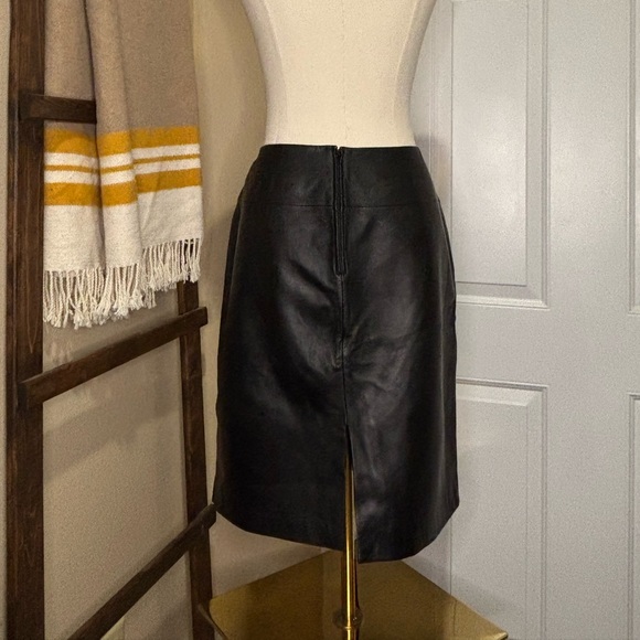 Valerie Stevens Black Leather Pencil Skirt - Picture 2 of 5